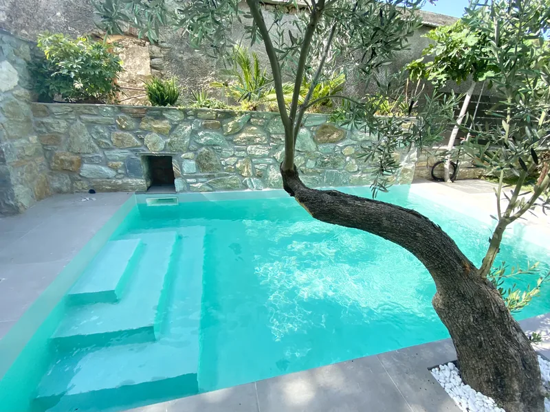 Svolis Townhouse, Altro 1