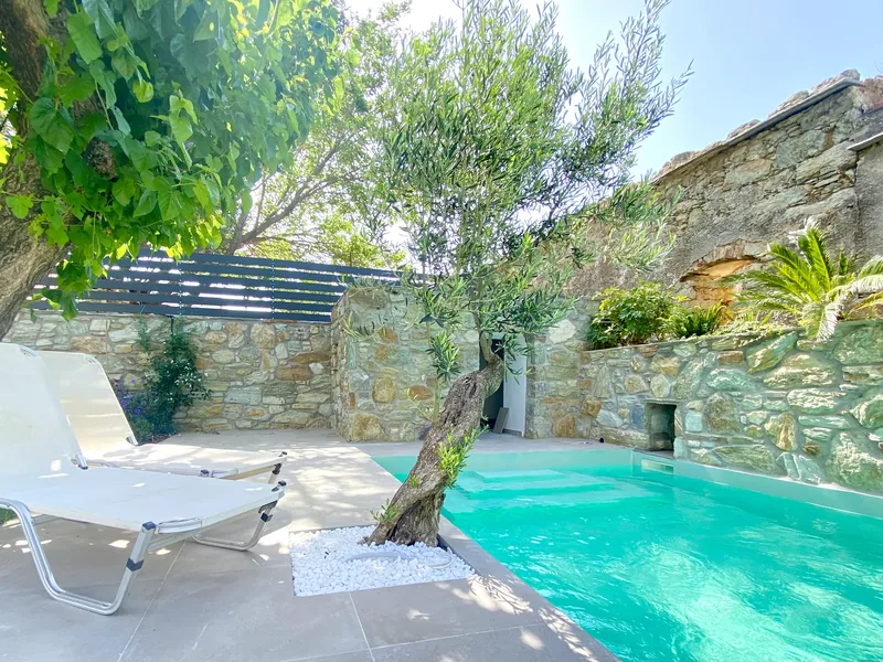 Svolis Townhouse, Altro 1