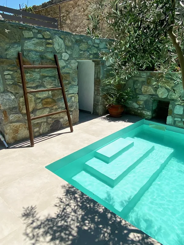 Svolis Townhouse, Altro 1